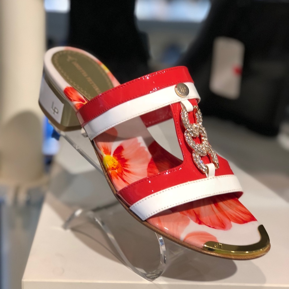 LORETTA PETTINARI PATENT LEATHER SANDALS